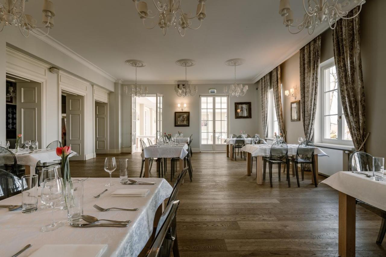 Hotel Przy Dworze Lesna Podlaska Bagian luar foto