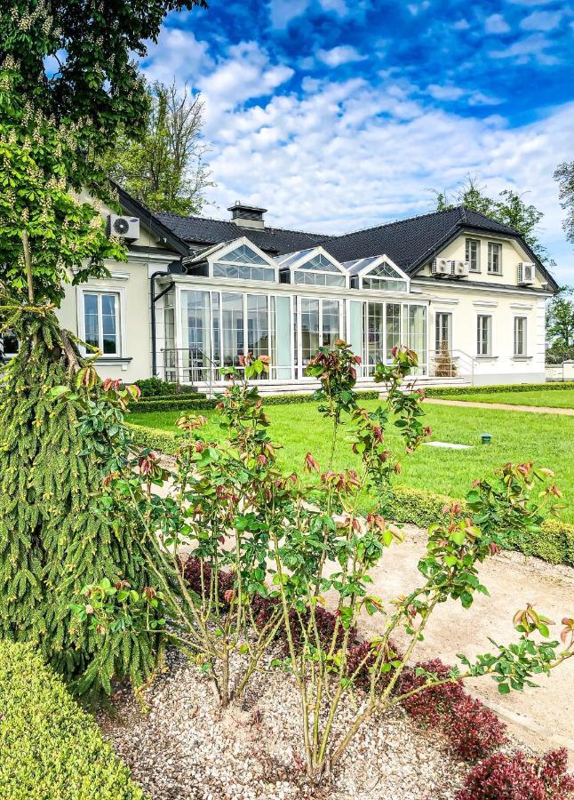 Hotel Przy Dworze Lesna Podlaska Bagian luar foto