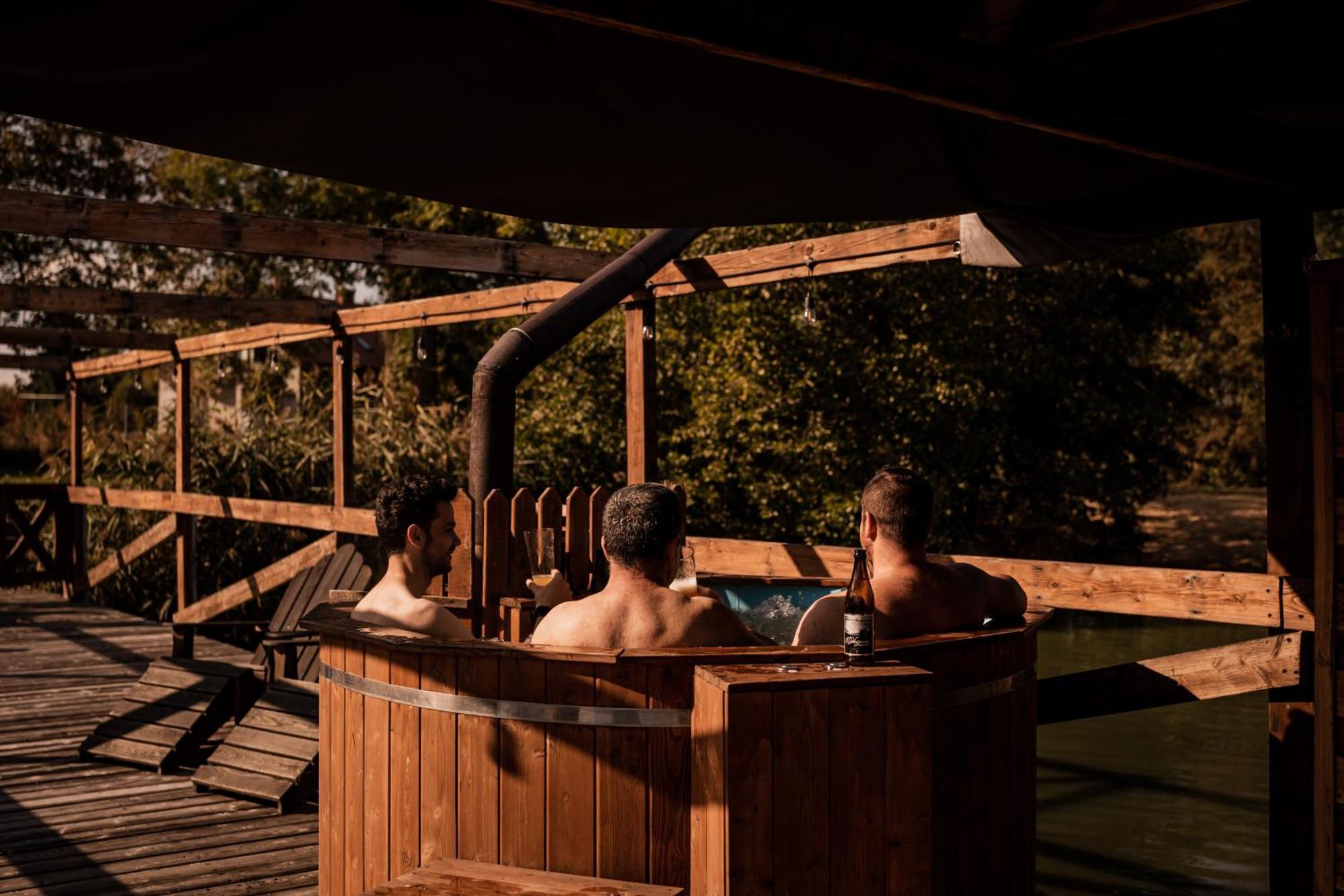 Hotel Przy Dworze Lesna Podlaska Bagian luar foto