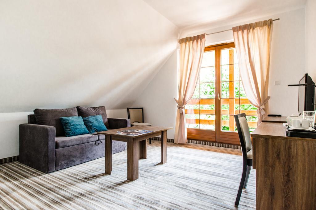 Hotel Przy Dworze Lesna Podlaska Ruang foto