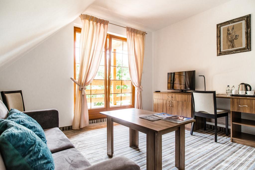 Hotel Przy Dworze Lesna Podlaska Ruang foto